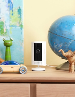 Cámara Wi-Fi de seguridad Ring modelo Indoor Cam inalámbrica Full HD 110 a 60° con capacidad para grabar para interior