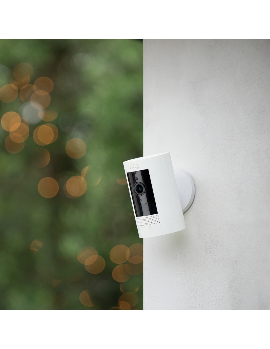Compacta de seguridad modelo Stick up Cam Gen 3 inalámbrica HD 120° a 170° con capacidad para grabar visión nocturna para interior y exterior 4