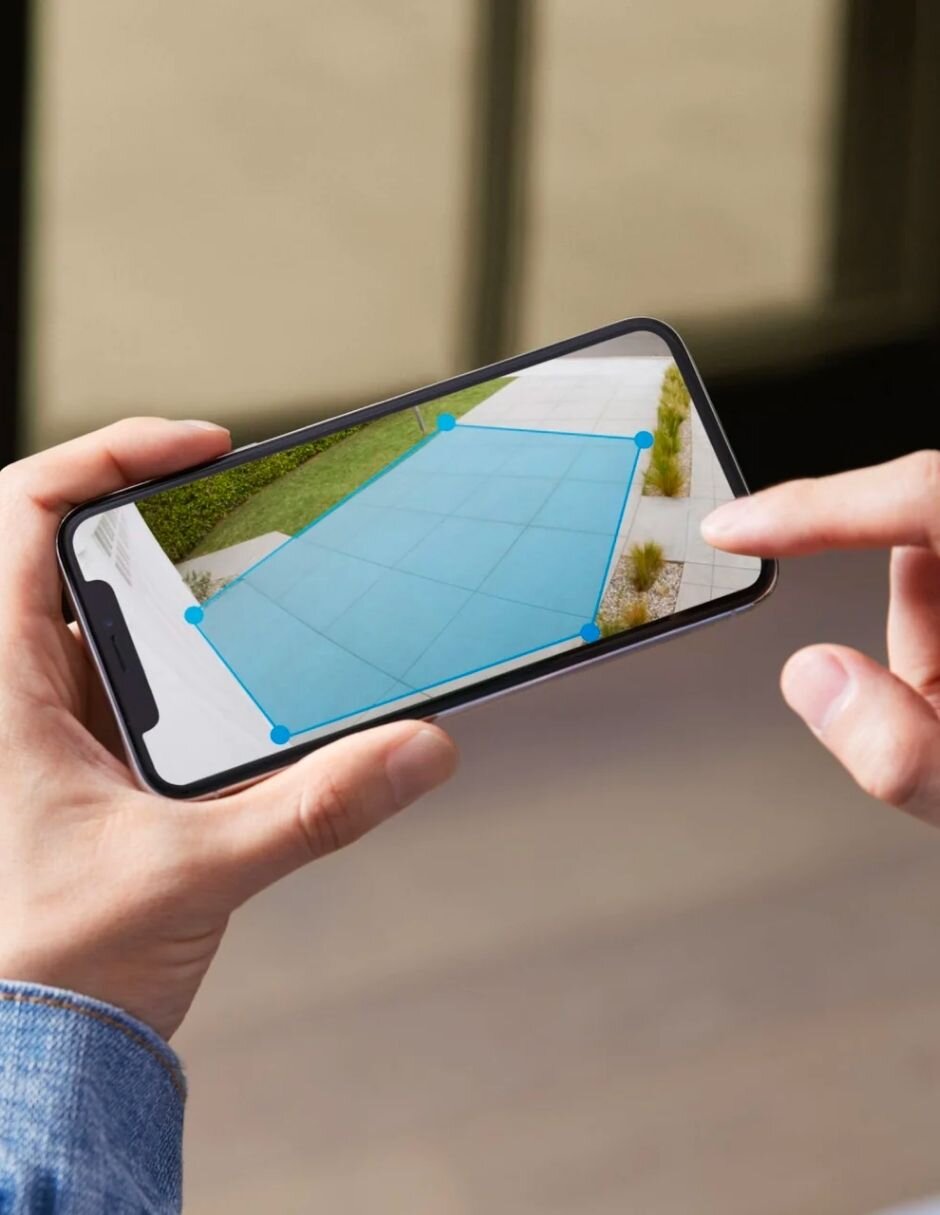 Cámara Wi-Fi de seguridad modelo Spotlight Plus Cam inalámbrica HD 110 a 60° para exterior 6